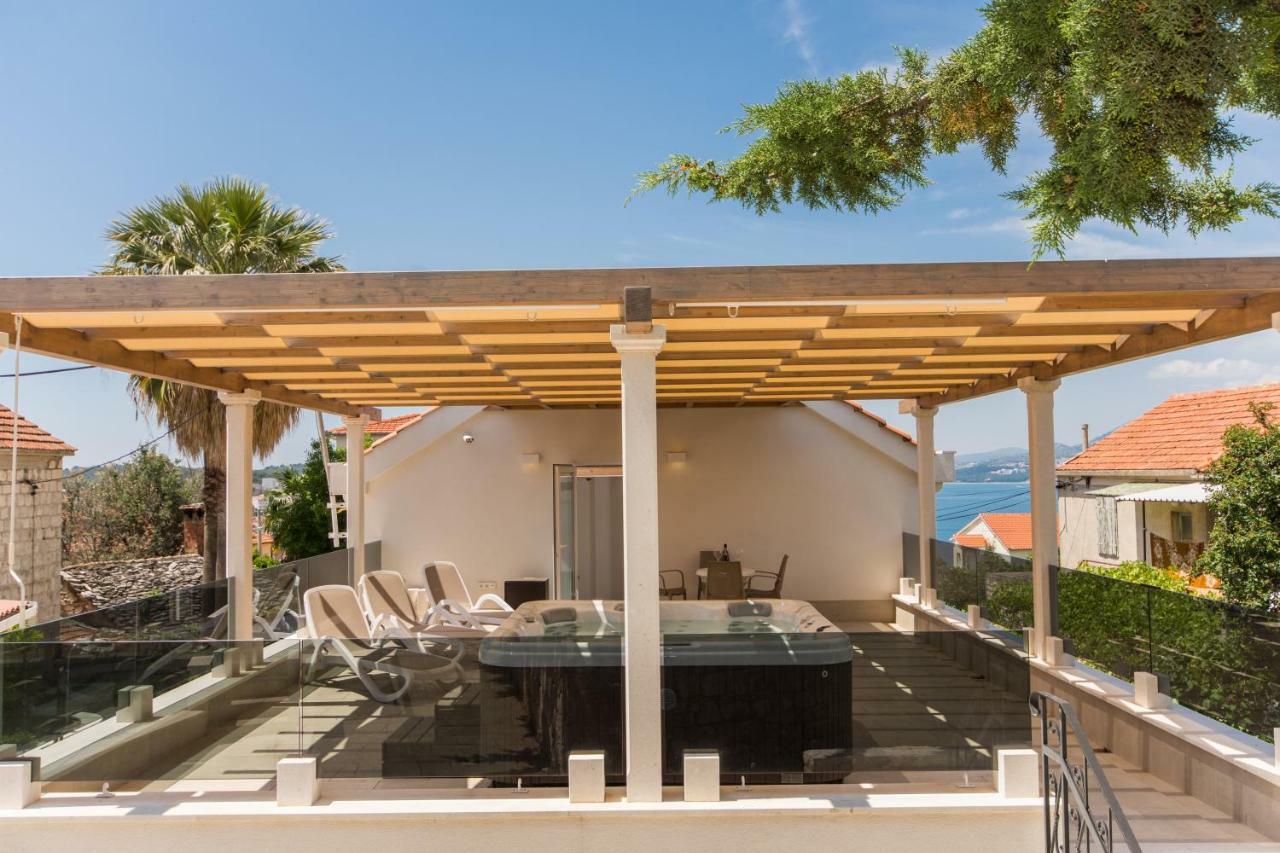 Villa Hurem Trogir Bagian luar foto